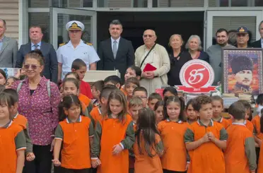 Silah arkadaşlarından şehidin adını taşıyan okula anlamlı destek
