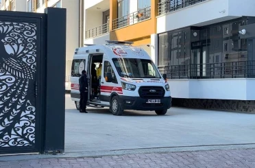 Silahla oynarken kendini yaraladı