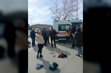 Silivri’de ışık ihlali yapan otomobil sürücüsü, motosikletle çarpıştı 