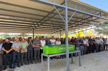 Sınava giderken kazada ölen genç toprağa verildi 