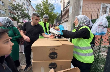 Sincan Belediyesi’nden LGS öncesi simit ve meyve suyu ikramı 