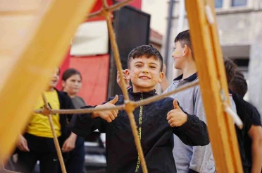 Sındırgı’da deprem sonrası çocuklara moral desteği 