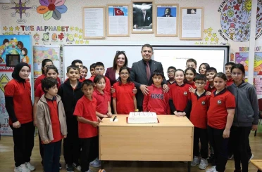 Sınıf başkanlığı seçiminde verdiği sözü tuttu 