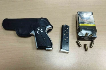 Sınırda kaçakçılık operasyonu: Minibüste silah ve mühimmat ele geçirildi 