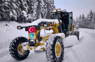 Sinop’ta karla mücadele: 4 bin km yol açıldı 