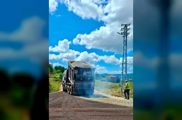 Sinop’ta köy yollarının ulaşım standardı yükseltiliyor 