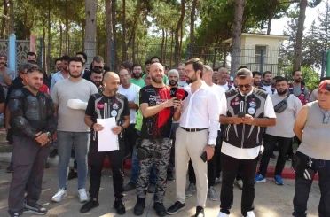 Sipariş almaya gittiği işletmede döner bıçaklı saldırıya uğradı, eline 30 dikiş atıldı 