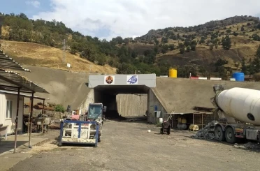 Şırnak-Van yolunda çalışmalar hızlandı 