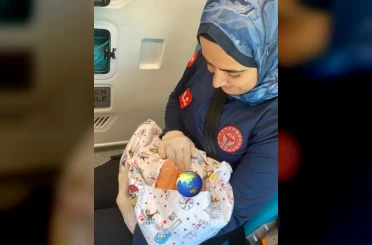 Şırnak’ta anne hastaneye yetişemedi, sağlık ekibi bebeği ambulansta doğurttu