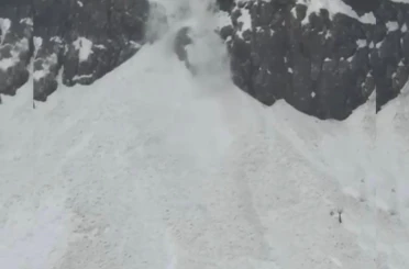 Şırnak’ta çığ düşme anı kamerada 