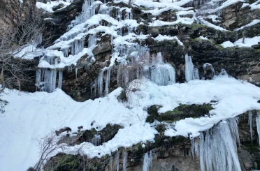 Şırnak’ta etkili olan karla ’Kanlıdere’ beyaza büründü 