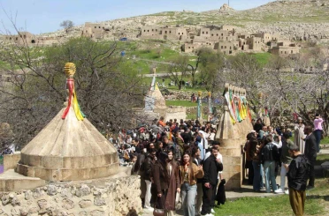 Şırnak’ta Ezidiler ’Çarşema Sor Bayramı’nı festival havasında kutladı 
