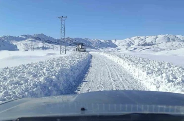 Şırnak’ta kar kalınlığı 1 metreyi aştı 