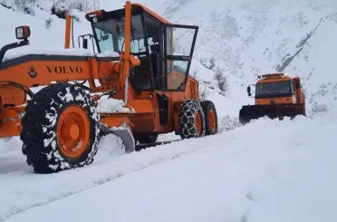 Şırnak’ta karlı yollar ulaşıma açılıyor 