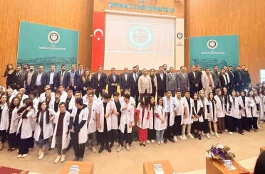 Şırnak’ta sağlık öğrencileri beyaz önlüklerini giydi