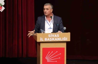 Sivas CHP İl Kongresi’nde "etek" krizi 