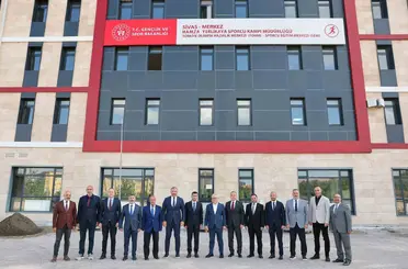 Sivas Valisi Şimşek, devam eden çalışmalarda incelemelerde bulundu
