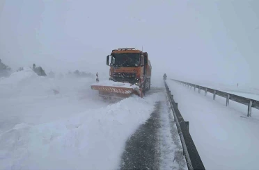 Sivas’ın dışarı ile ulaşımı kesildi 
