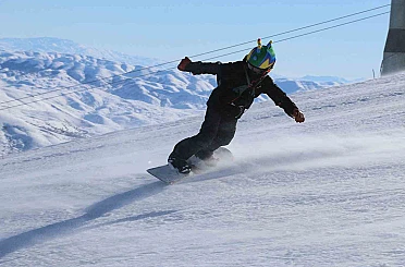 Sivas’ın ’Yıldız’ında sezon açıldı, kayakseverler Türkiye’nin en genç kayak merkezinde buluştu 