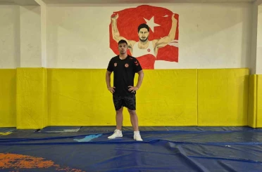 Sivaslı güreşçinin hedefi dünya zirvesi 