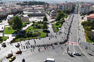 Sivaslı kadınlardan Gazze için ’Sessiz çığlık zinciri’ 