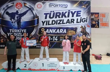 Sivaslı karateciler Ankara’dan madalyalarla döndü 