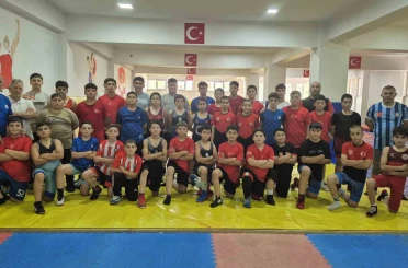 Sivaslı pehlivanlar şampiyonaya hazır 