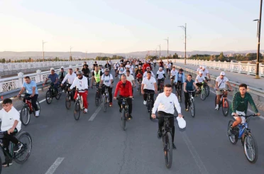 Sivaslılar bisiklet turunda buluştu, hareketlilik haftasına dikkat çekti 
