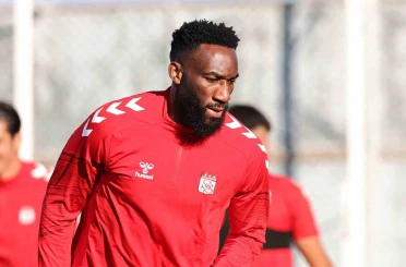 Sivasspor, Aaron Appindangoye’nin sözleşmesini yeniledi 
