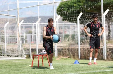 Sivasspor, çift idmanla yeni sezona hazırlanıyor 