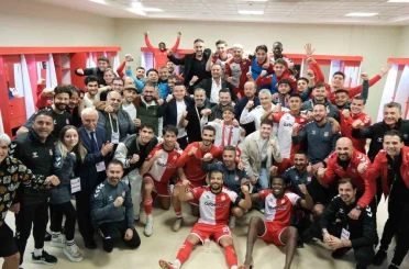 Sivasspor’dan galibiyet pozu 