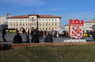 Sivassporlu futbolcu kaçtı, sosyal medya karıştı 