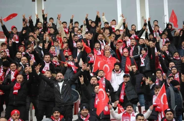Sivassporlu taraftarlar, Amed Sportif Faaliyetler maçına ilgi gösterdi 