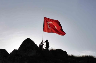 Sivas’ta bu kalede 8 asırdır Türk’ün bayrağı dalgalanıyor 
