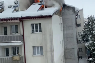 Sivas’ta çatıda çıkan yangın paniğe neden oldu 