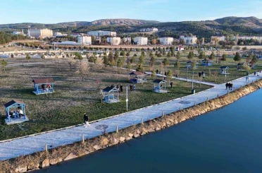 Sivas’ta hava sıcaklıkları mevsim normalleri üzerinde seyretti, vatandaşlar hafta sonunu piknik alanlarında geçirdi 