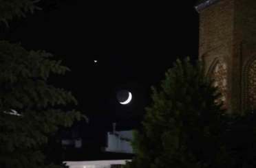 Sivas’ta hilal ve yıldızın buluştuğu anlar mest etti 