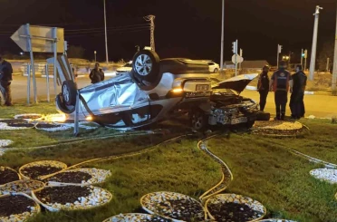 Sivas’ta iki otomobil çarpıştı, sürücüleri yaralandı 