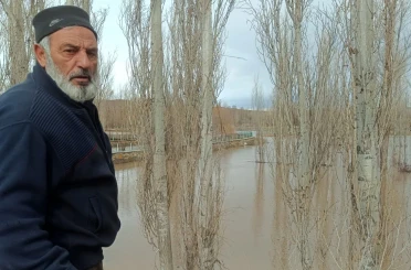 Sivas’ta karların erimesi ile dereler taştı, tarım arazileri göle döndü 