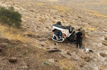 Sivas’ta takla atan otomobilde 2 kişi yaralandı