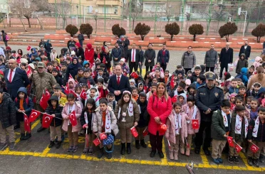 Siverek’te okullar bayrak sevgisi temasıyla açıldı 