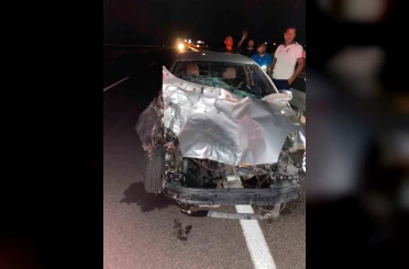 Siverek’te otomobil bariyerlere çarptı: 4 kişi yaralandı 