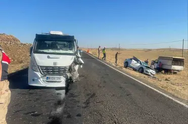 Siverek’te otomobil ile çekici çarpıştı: 3 yaralı
