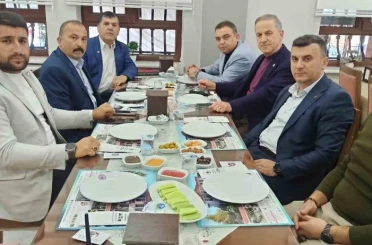 Siyasi parti temsilcileri istişare toplantısında bir araya geldi 