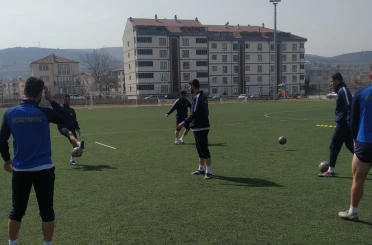 Söğütsporlu futbolcular son antrenman sonrası bayram iznine çıktı 