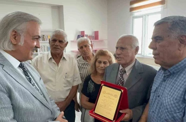 Sökeli hayırsever eşinin ismini okul kütüphanesinde yaşatacak 