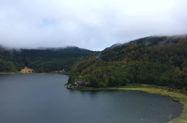 Sonbaharda Abant Gölü’nün eşsiz güzelliği havadan görüntülendi 