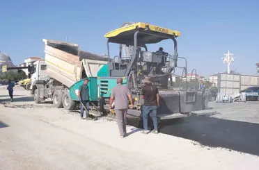Sorgun Sanayi Sitesi’nde asfalt ve çevre düzenleme çalışmaları sürüyor
