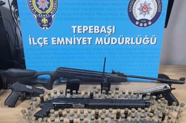 Sosyal medya hesaplarından silah fotoğrafları paylaşan 2 şüpheli yakalandı 