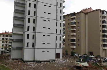 Stajyer öğrenci 25 metreden düşerek hayatını kaybetti, o anlar kameraya yansıdı 